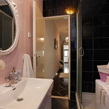 Apartment Ambroz *