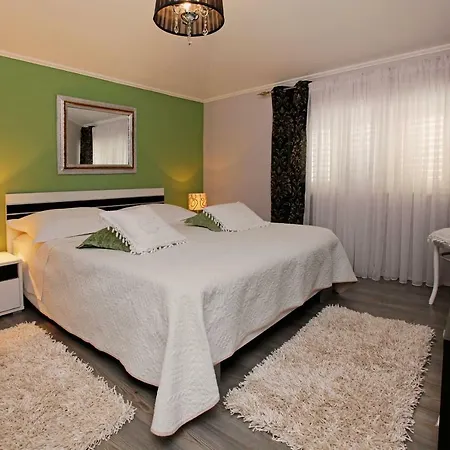 Apartament Ambroz *
