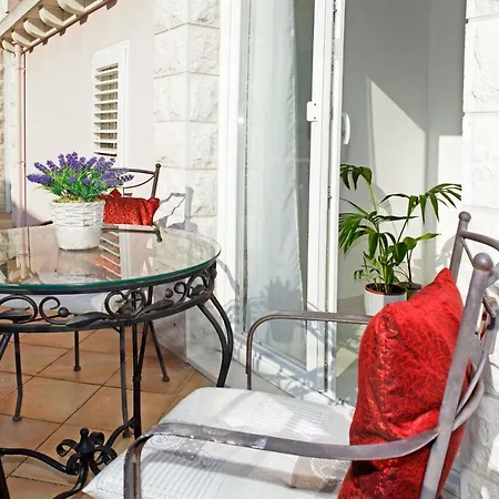 Apartman Ambroz *