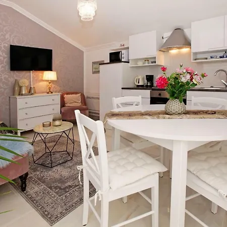 Ambroz Apartment