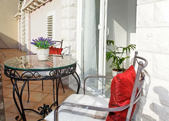 Διαμέρισμα Ambroz *